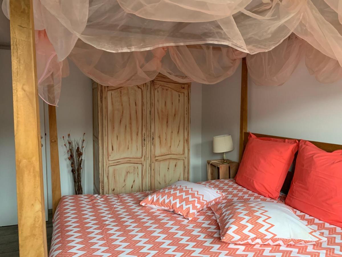 Guest House Western-City Шофонтен Экстерьер фото